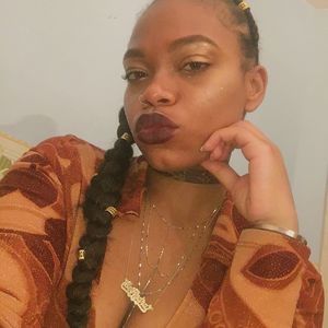 Meet your Posher, Leandra